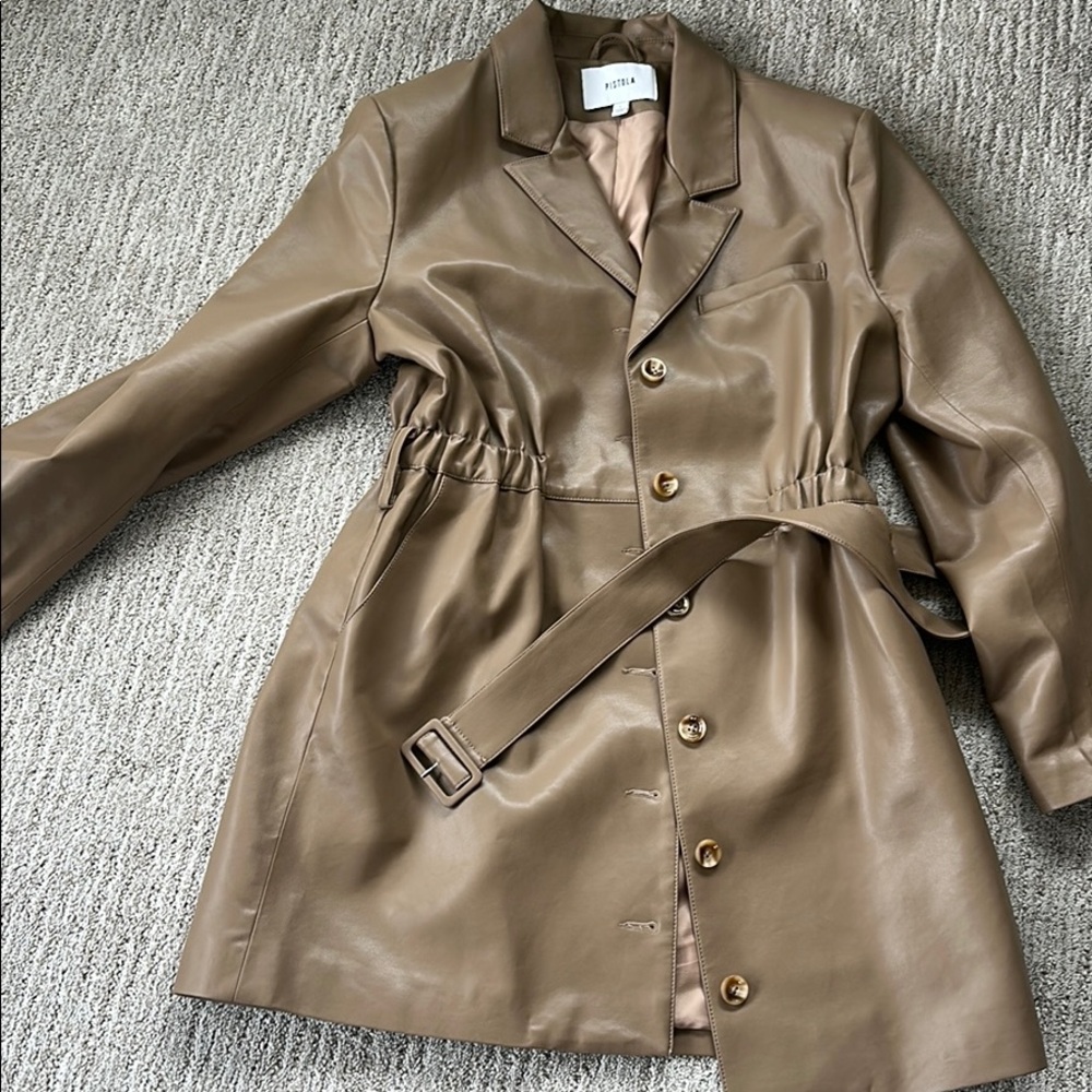 Women’s faux leather short trenchcoat
